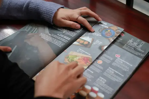 Design + impression de flyers (100 exemplaires)